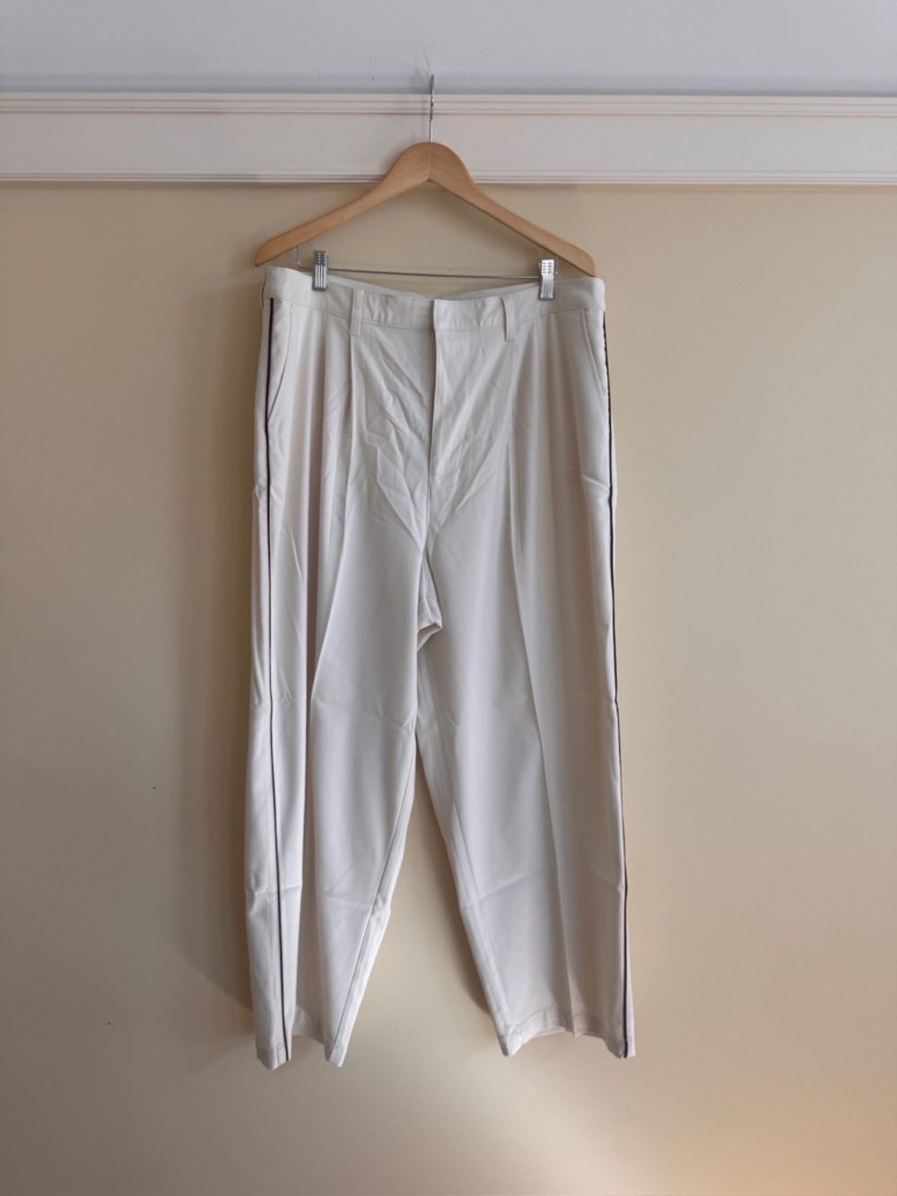 Standard Cloth (UO) Cream Pleated Trousers Side Stripe Size 38